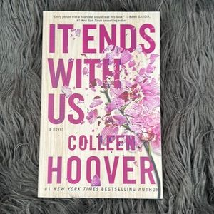 IT ENDS WITH US by Colleen Hoover